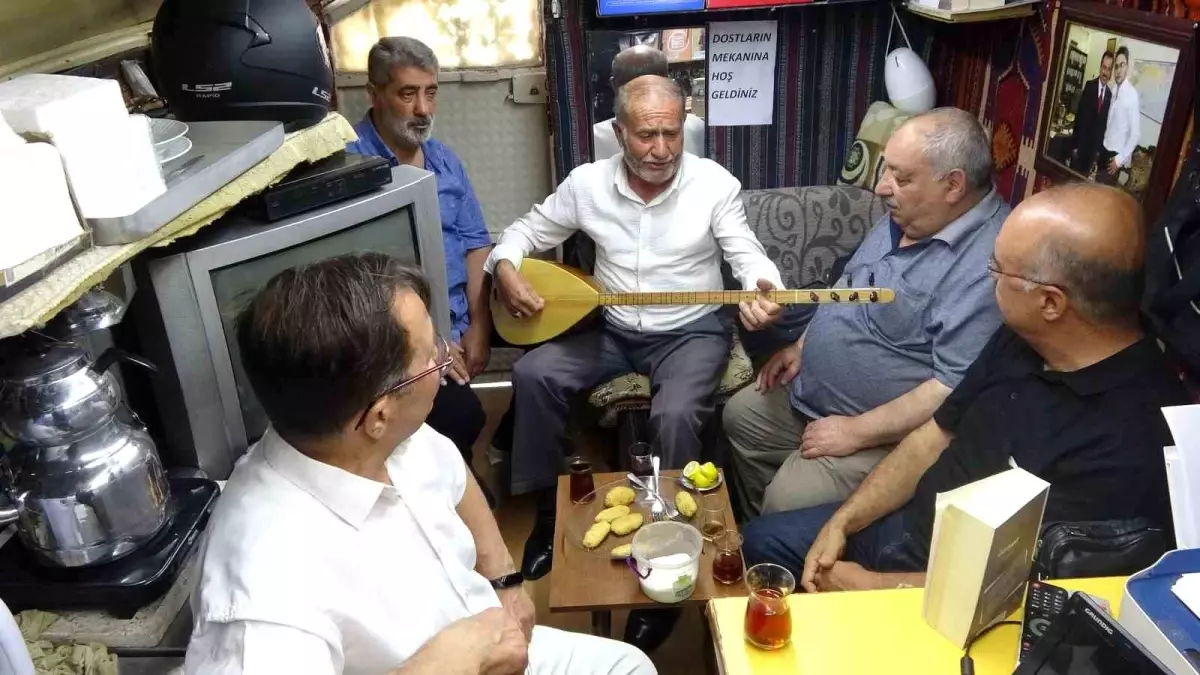 Sivas'taki 4 Metrekarelik Garaj, Sanat Severlerin Buluşma Noktası Oldu