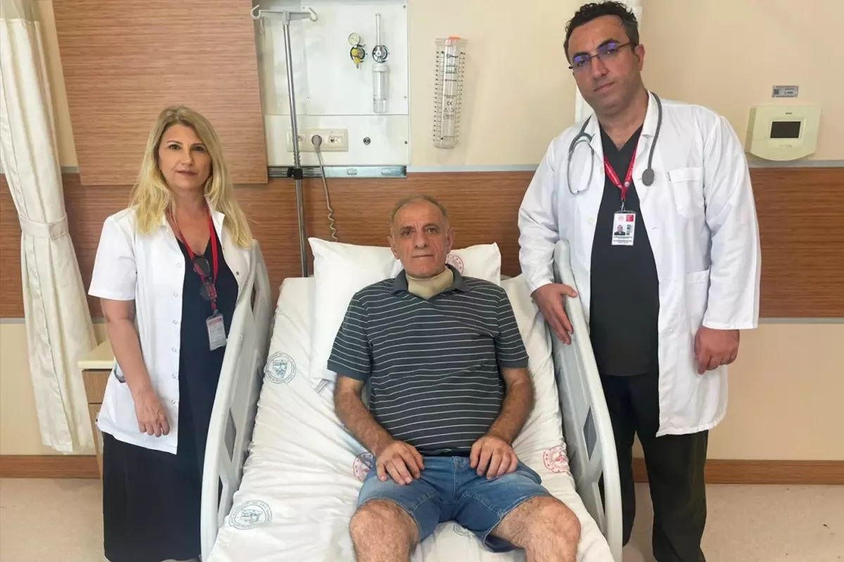 Aynı anda iki ameliyatla kanserden kurtuldu