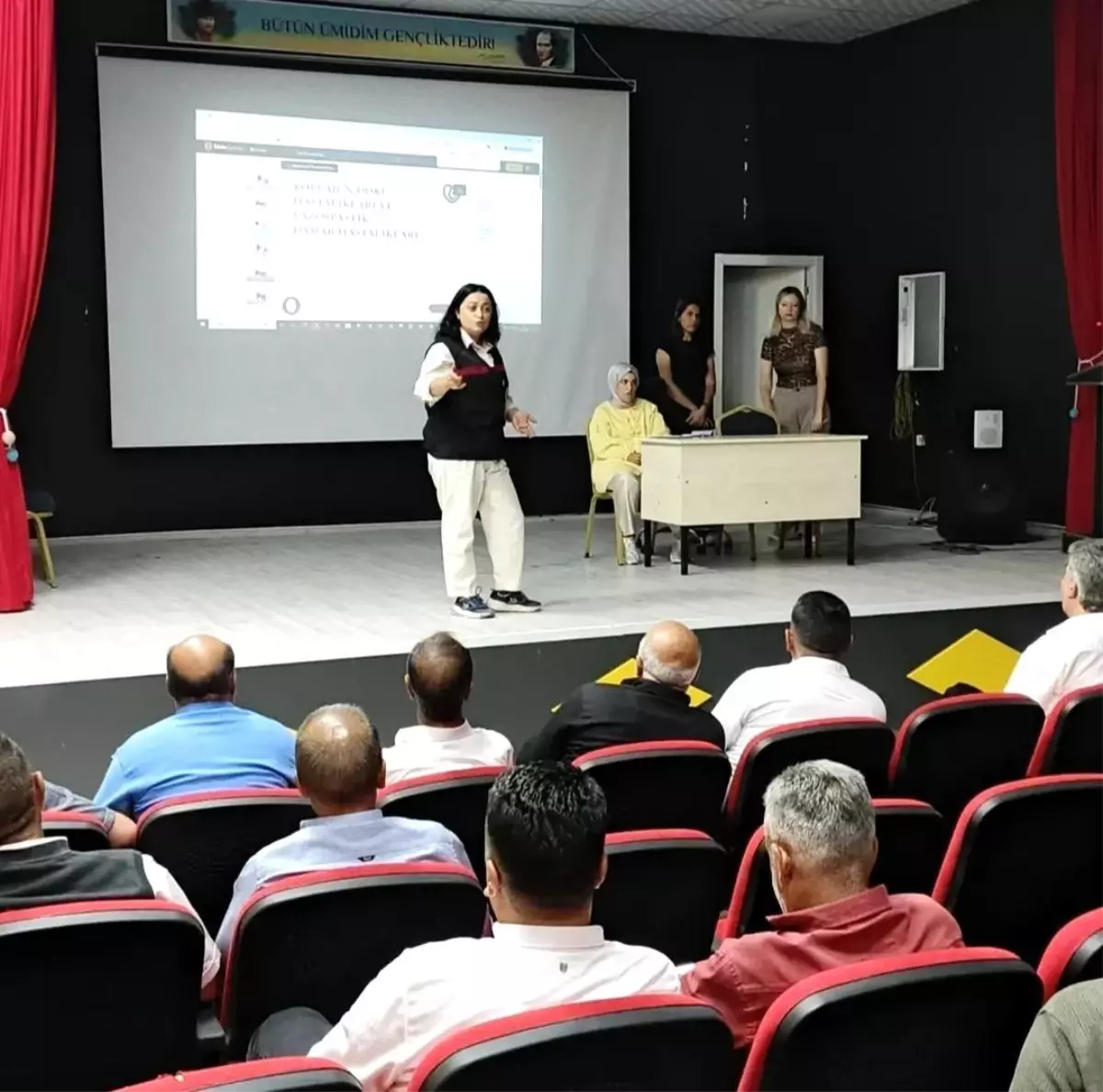 Doğubayazıt'ta Çiftçilere Bilgilendirme Toplantısı Düzenlendi