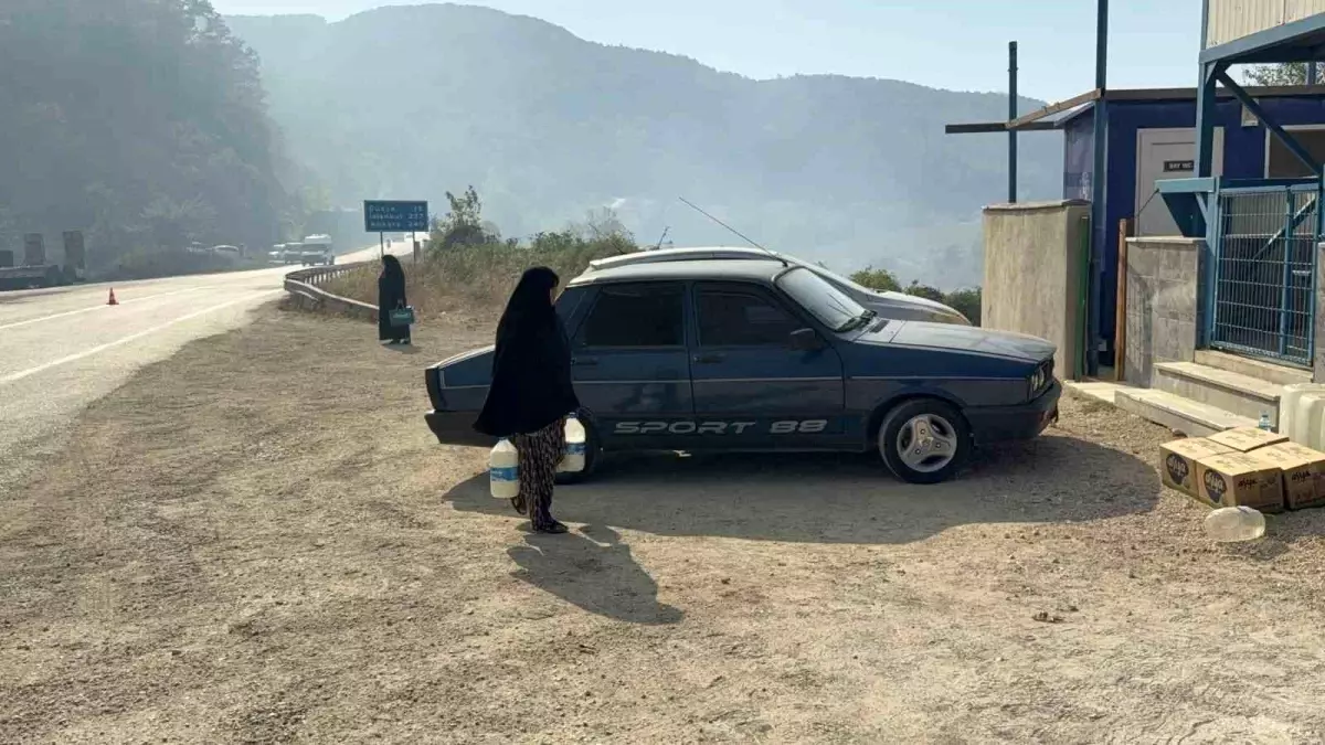 Düzceliler, Orman Yangınına Müdahale Edenlere Destek Oldu