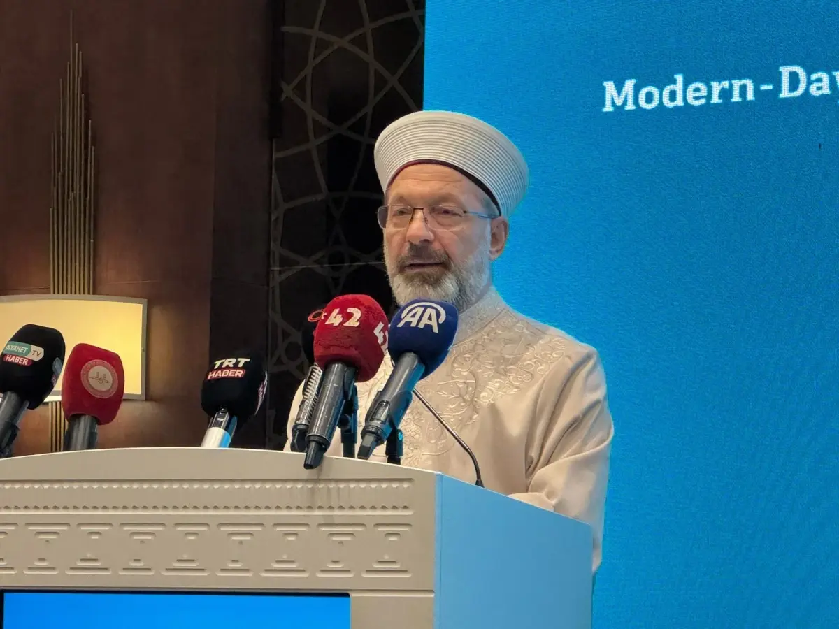 Diyanet İşleri Başkanı Erbaş, Aile Değerlerinin Erozyonuna Dikkat Çekti