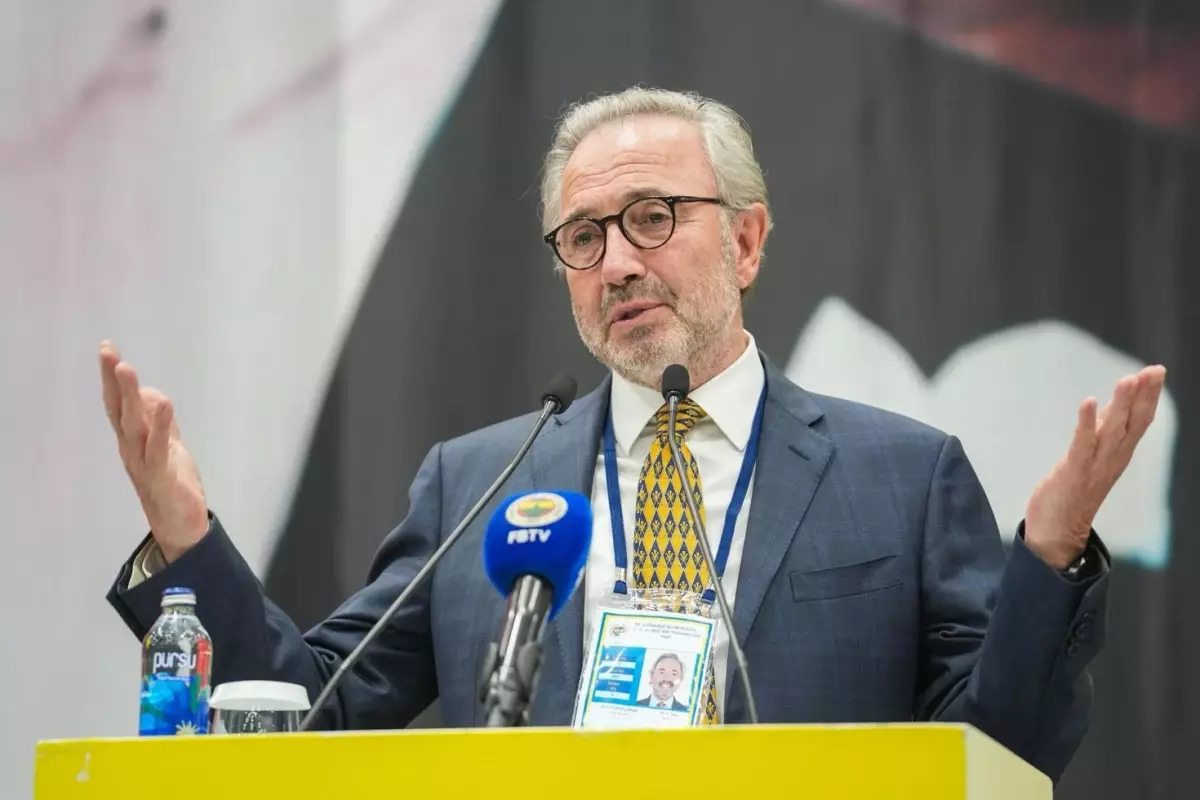 Hamdi Akın müjdeyi verdi! Fenerbahçe stadının yeni kapasitesi belli oldu