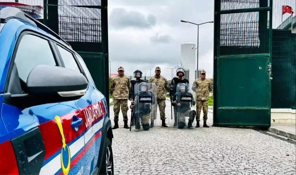 Erzurum'da Jandarma Operasyonları: 26 Düzensiz Göçmen Yakalandı