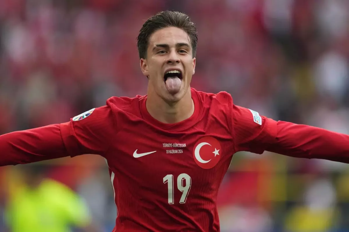 Kenan Yıldız'dan çuval çuval para kazanacak imza
