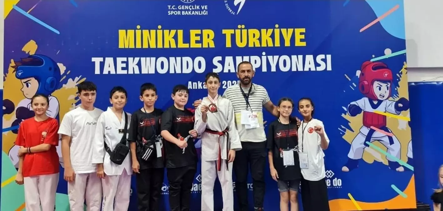 Afyonkarahisarlı Sporcular Minikler Türkiye Taekwondo Şampiyonası'nda Başarı Elde Etti