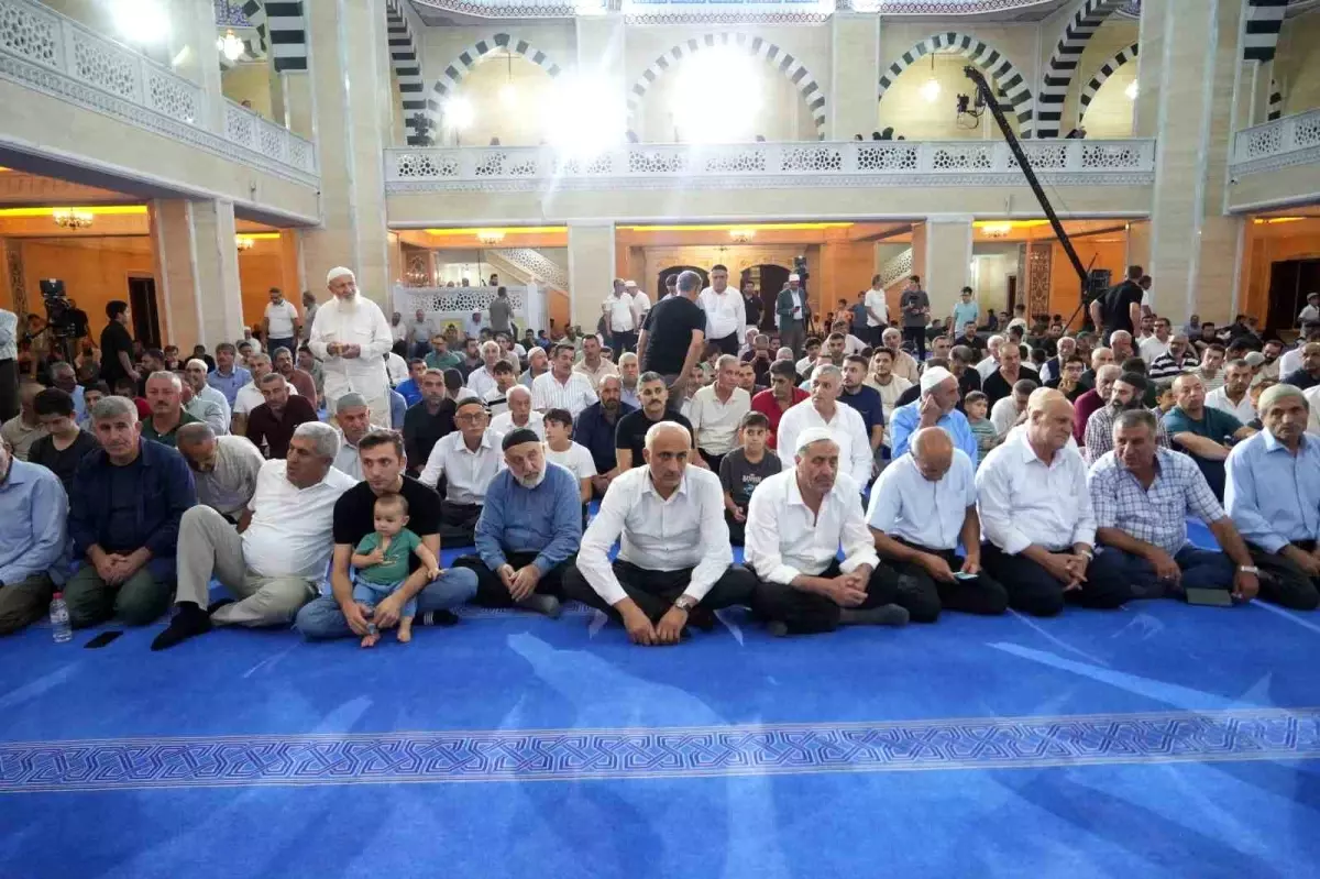 Muş'ta Mevlit Kandili Coşkuyla Kutlandı