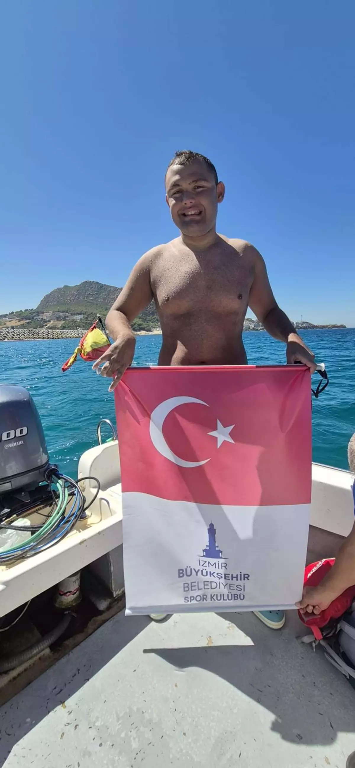 Otizmli Yüzücü Tuna Tunca, Cebelitarık Boğazı'nı Geçerek Tarihe Geçti