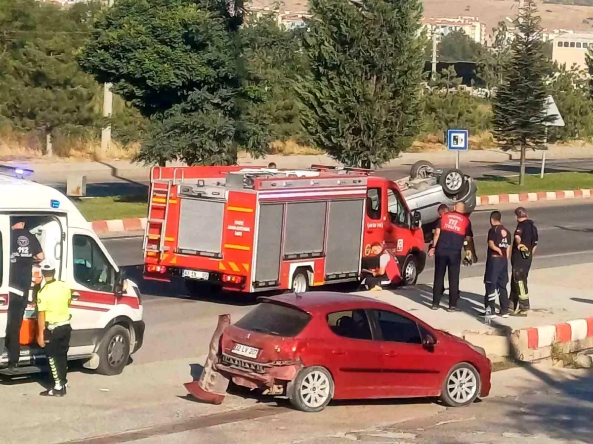 Tavşanlı'da Trafik Kazası: 2 Yaralı