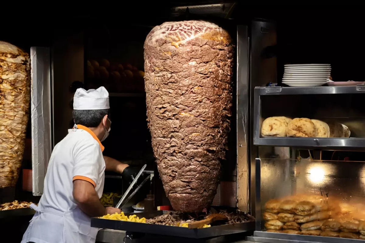 390 şubeli Maydonoz Döner satışa çıkarıldı