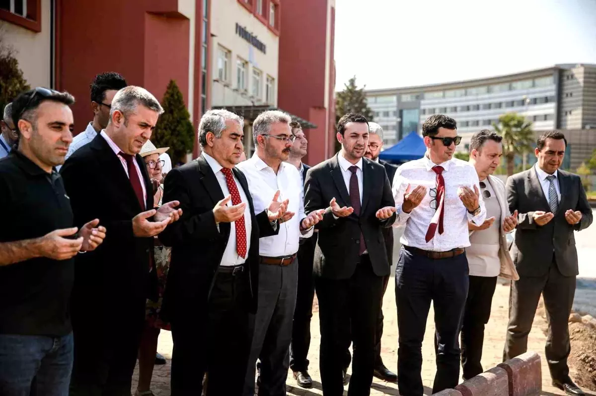 ADÜ Hastanesi'nde Yeni Poliklinik ve Laboratuvar Binasının Temeli Atıldı