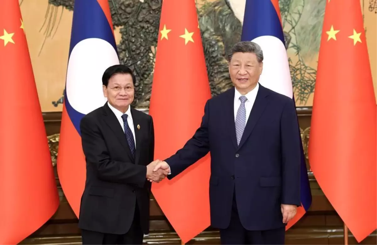Xi Jinping ve Thongloun Sisoulith'ten Önemli Görüşme