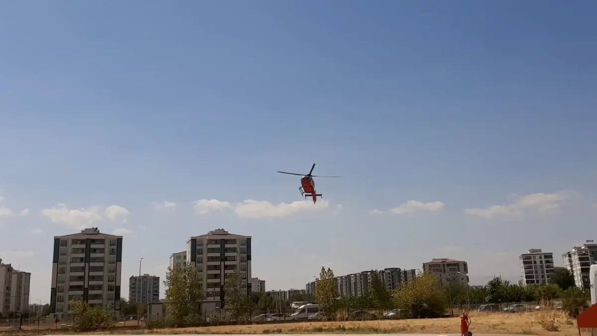 Diyarbakır'da Kalp Krizi Geçiren Yaşlı Adam Ambulans Helikopterle Hastaneye Sevk Edildi