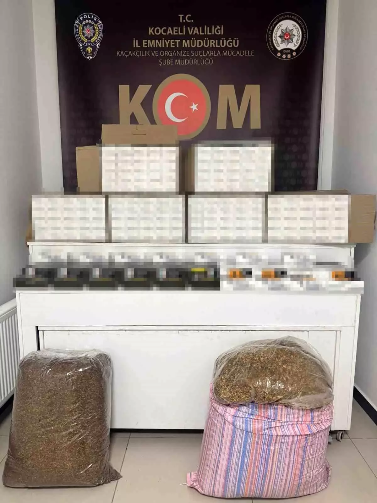 Kocaeli'nde Kaçak Tütün ve Boş Makaron Ele Geçirildi