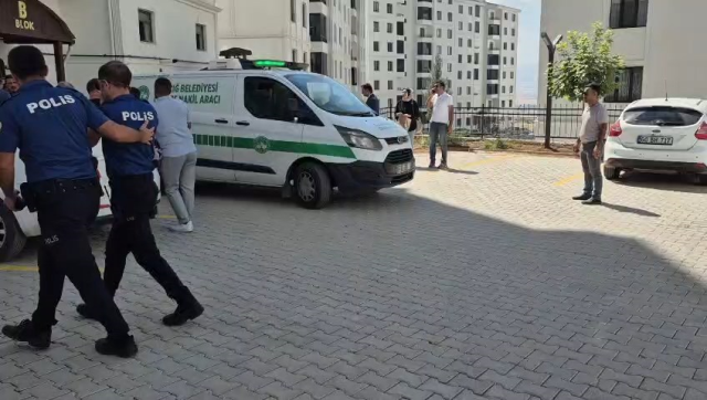 The chief inspector killed the gendarmerie personnel he caught with his wife at home