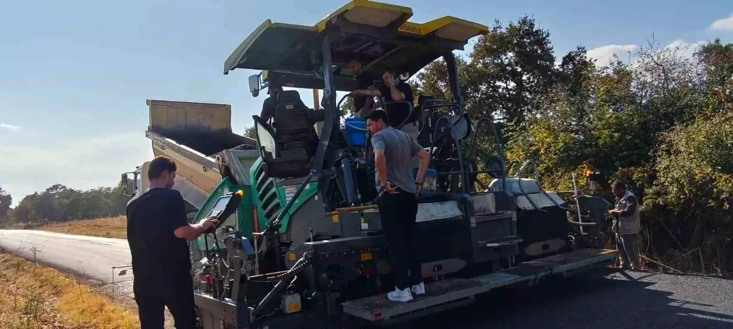 Çanakkale Biga'da Sıcak Asfalt Dökme Çalışmaları Başladı