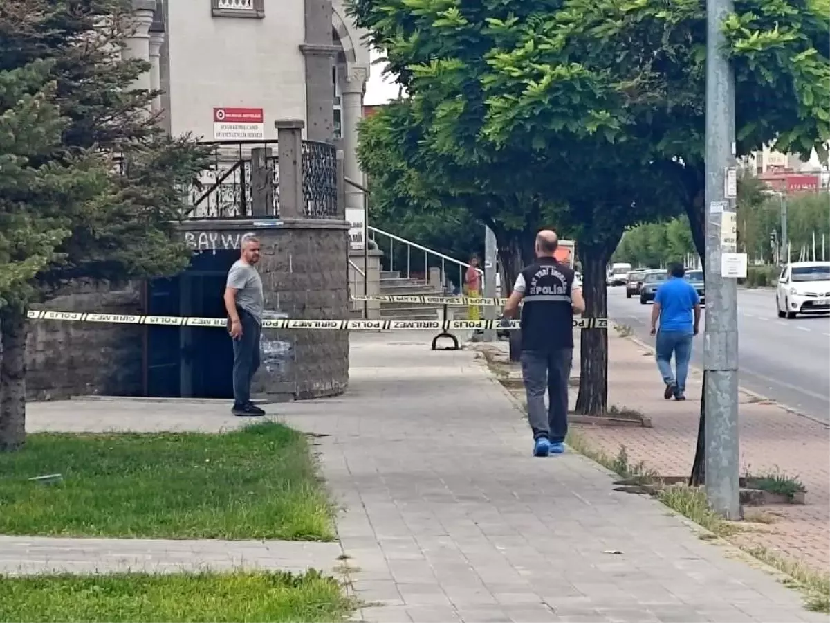 Kayseri'de Cami Tuvaletinde Bıçaklama Olayı: Bir Yaralı, Bir Tutuklu