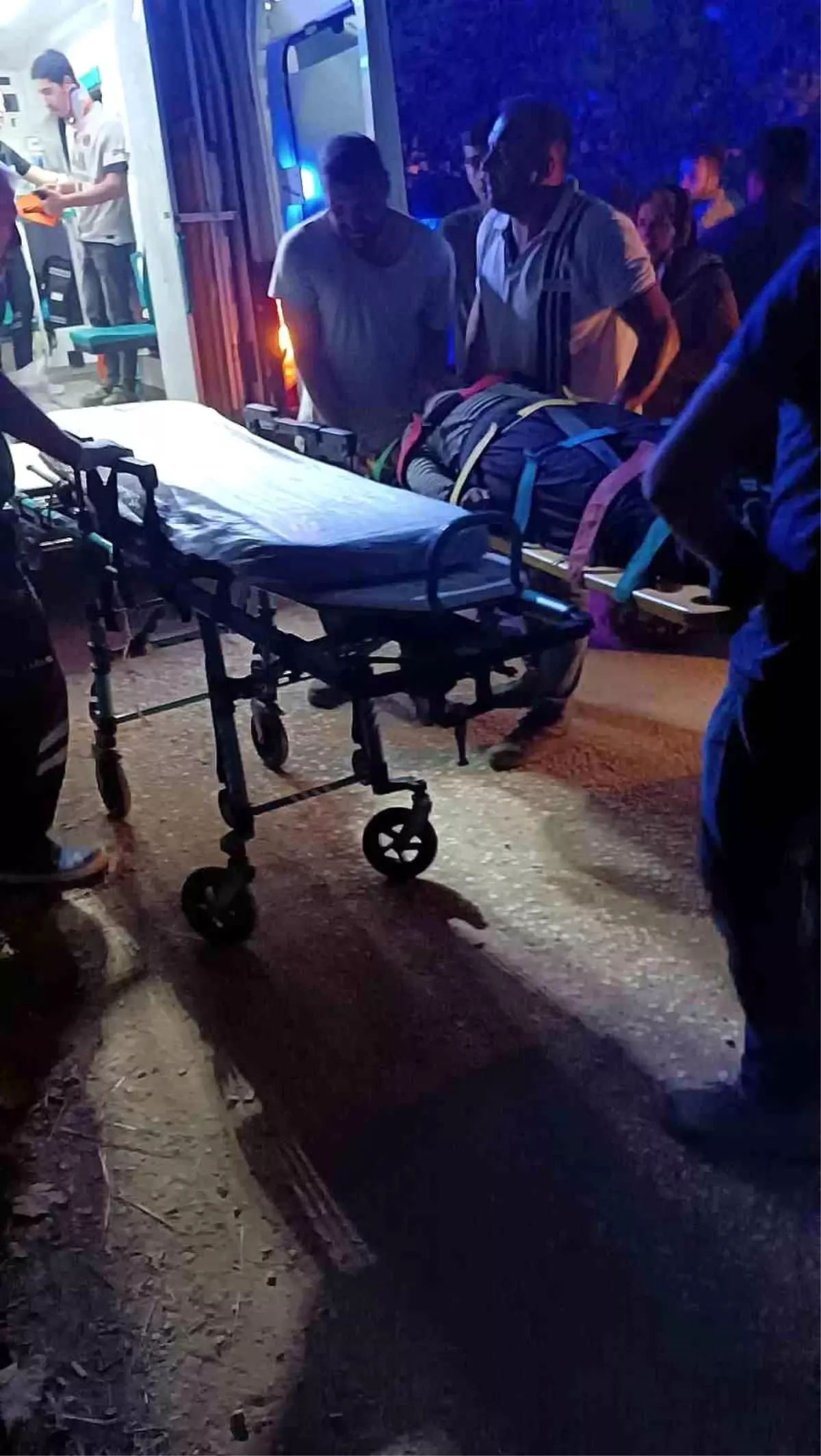 Düzce'de Pat Pat Aracı Uçuruma Yuvarlandı: 8 Yaralı