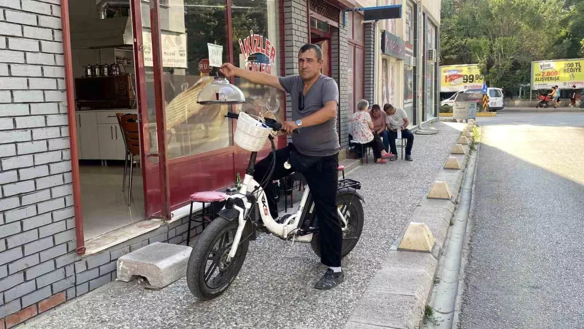 Elektrikli Bisikletle Çay Servisi: Esnafın Akılcı Çözümü