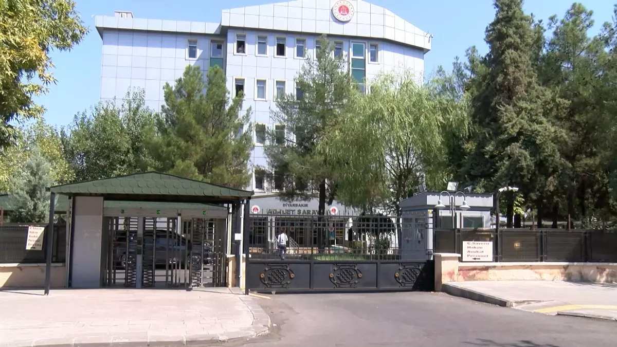 Diyarbakır'da Hapis Cezası Olan Firariye Operasyon: Yakınından Ateş Açıldı