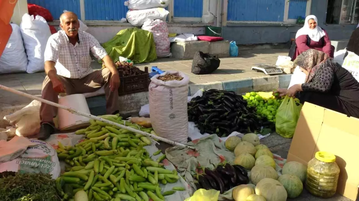 Gercüş'te Sebze ve Meyve Bereketi Yaşanıyor