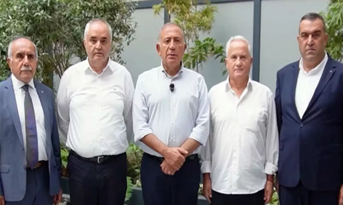 Gürsel Tekin'e bir günde ikinci şok: Müjdat Gürbüz de kayyum heyetinden çekildi
