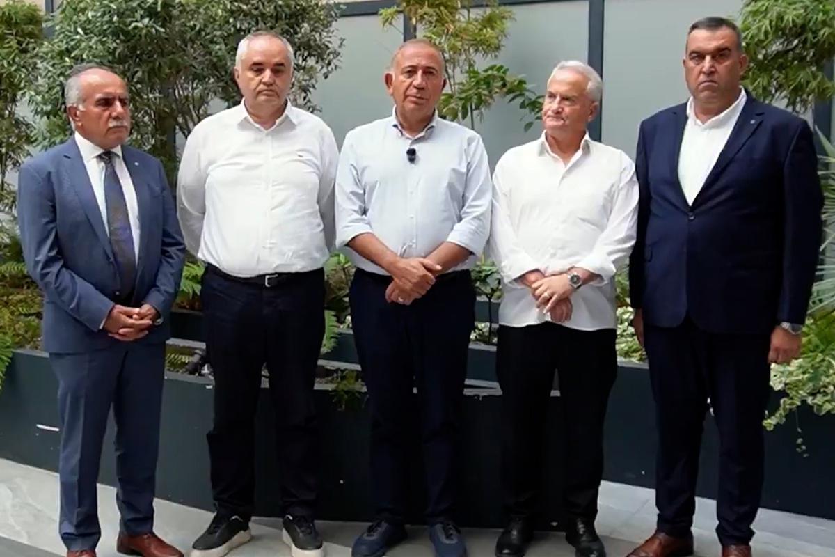 Hasan Babacan kayyum heyetinden çekildi