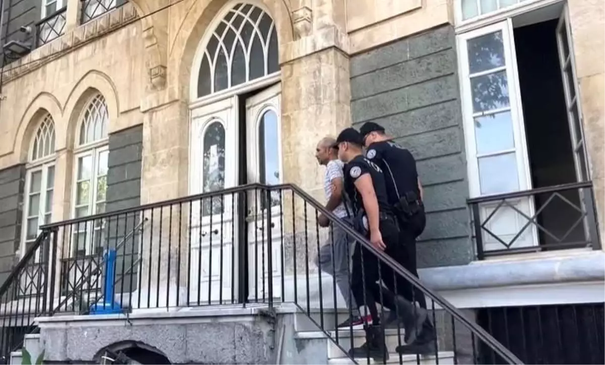 İzmir'de Firari Hükümlüler Yakalandı
