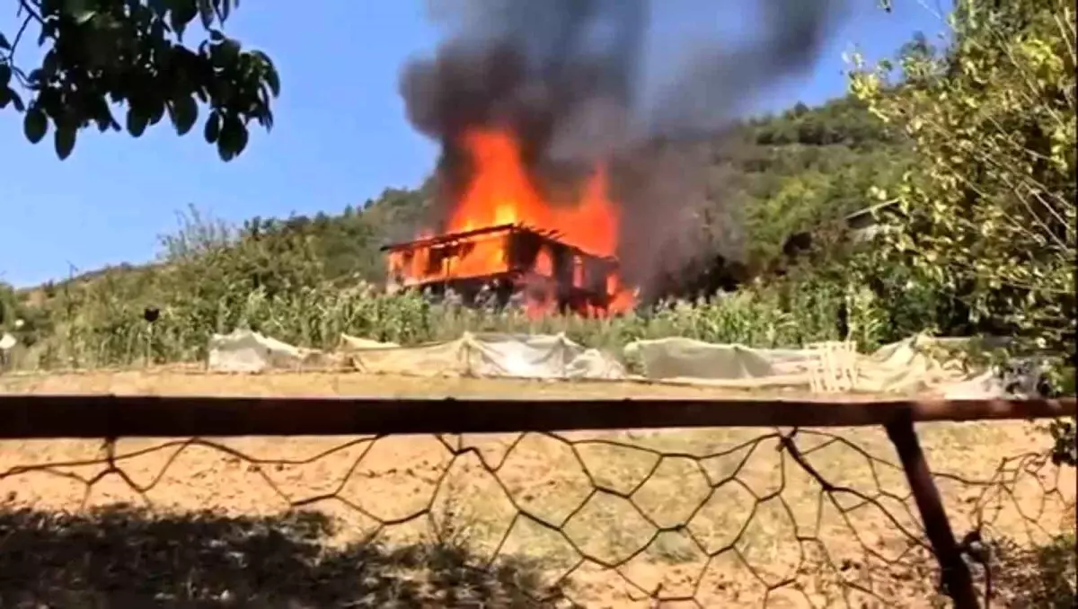 Safranbolu'da Ahşap Evde Yangın Çıktı