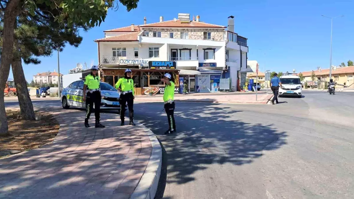 Karaman'da Maddi Hasarlı Kaza: Sürücü Olay Yerinden Kaçtı