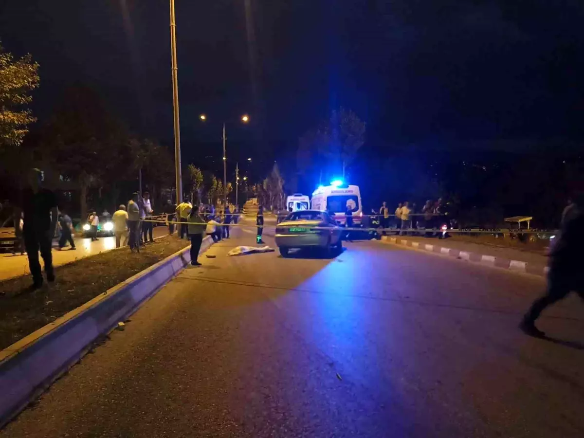 Tosya'da Takla Atan Otomobilin Sürücüsü Hayatını Kaybetti