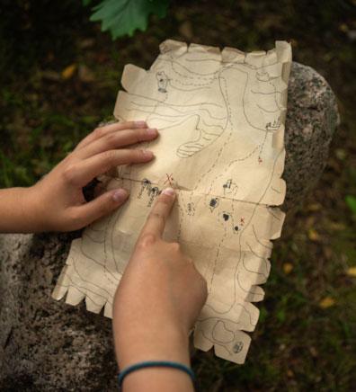 The woman who extracted gold from the place she struck with the pickaxe shared her map