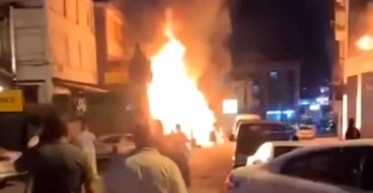 Kırşehir'de Hırdavat Dükkanında Yangın: 1 Yaralı