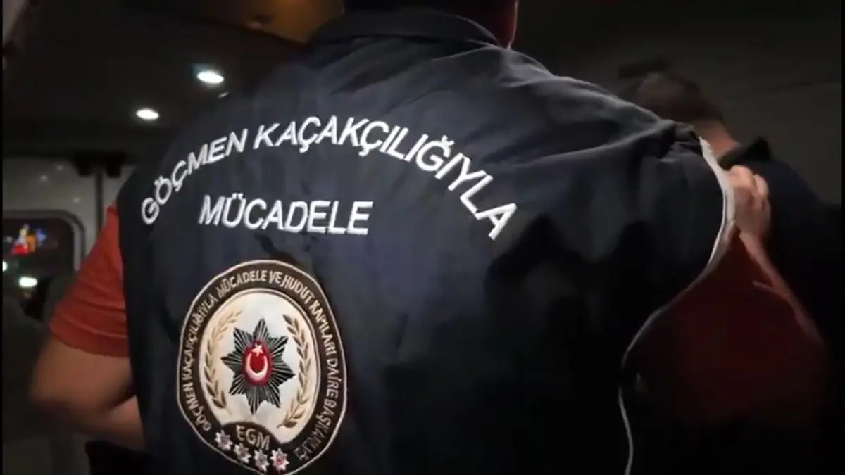 Mersin'de Düzensiz Göçmenlere Yönelik Uygulama: 12 Kişi Geri Gönderme Merkezine Teslim Edildi