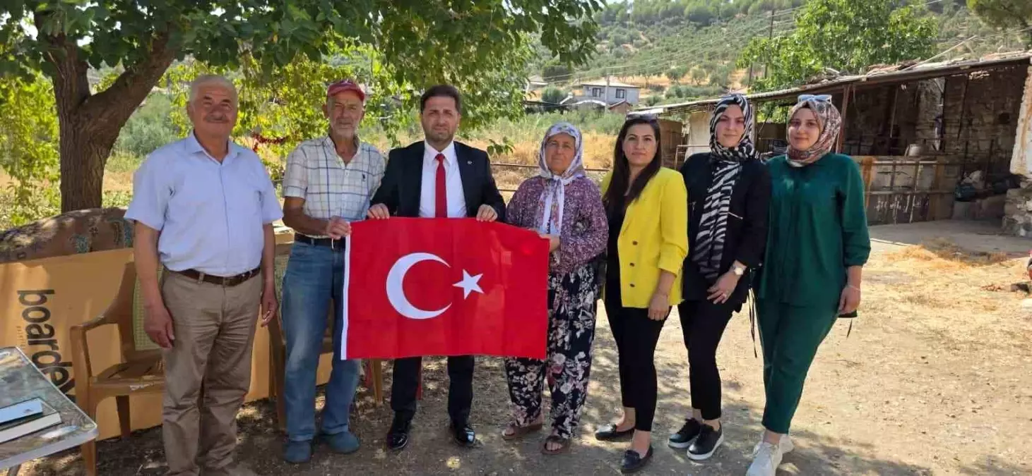 AK Parti Tire İlçe Başkanı, Şehit Ailesini Ziyaret Etti