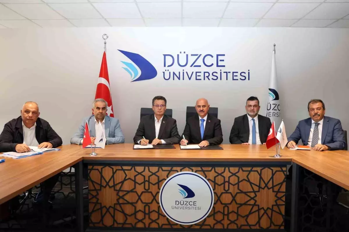 Düzce Üniversitesi'nde Toplu İş Sözleşmesi İmza Töreni Düzenlendi