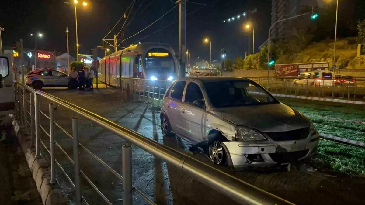 Kayseri'de Alkollü Sürücü Tramvay Yoluna Girdi