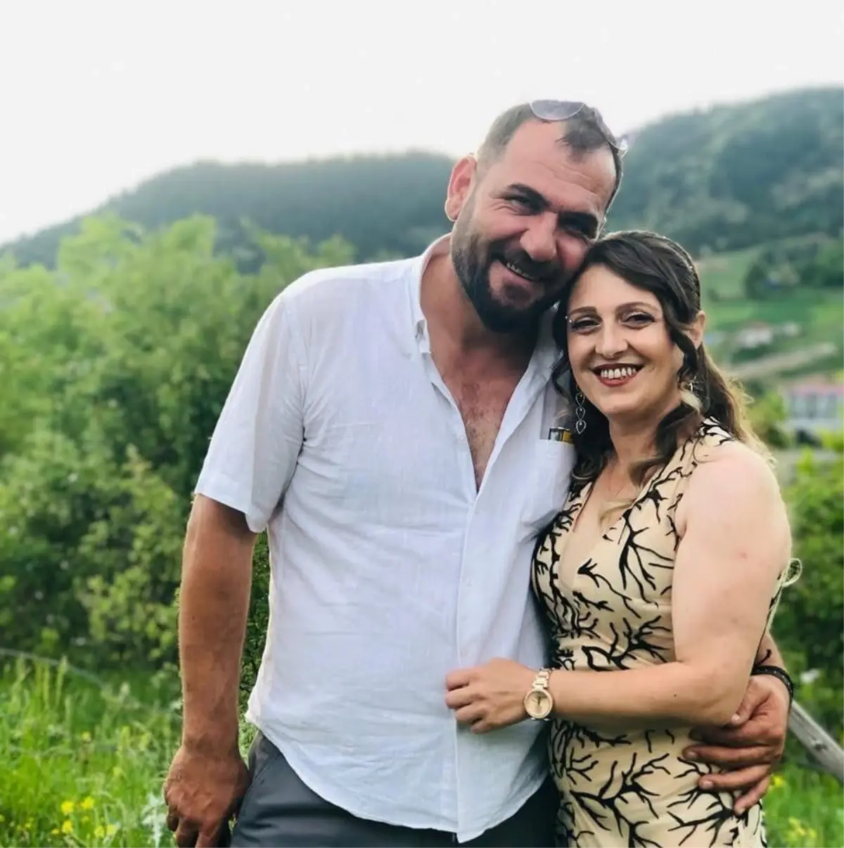 Artvin'de Uçuruma Yuvarlanan Kamyonun Sürücüsü ve Eşi Hayatını Kaybetti