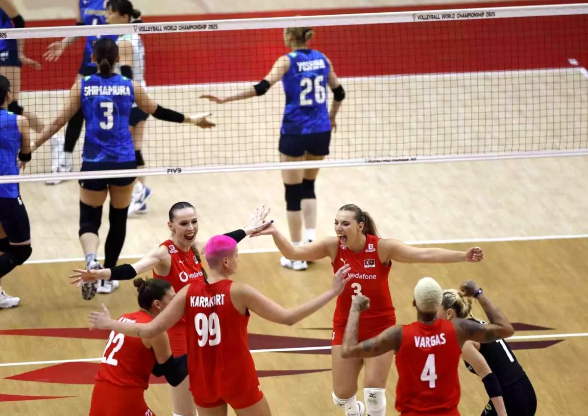 A Milli Kadın Voleybol Takımı, Tarihinde İlk Kez Finale Yükseldi
