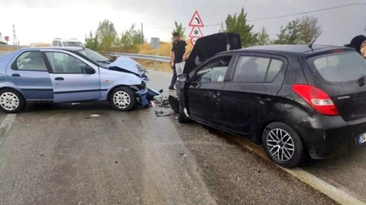 Çubuk'ta Kafa Kafaya Çarpışma: 6 Yaralı