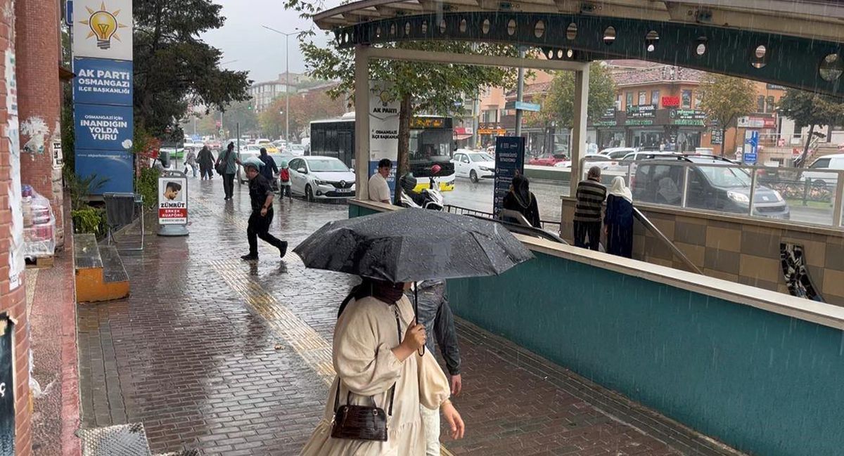 Bursa'da Yağmur, Kuraklık Sonrası Bayram Havası Estirdi