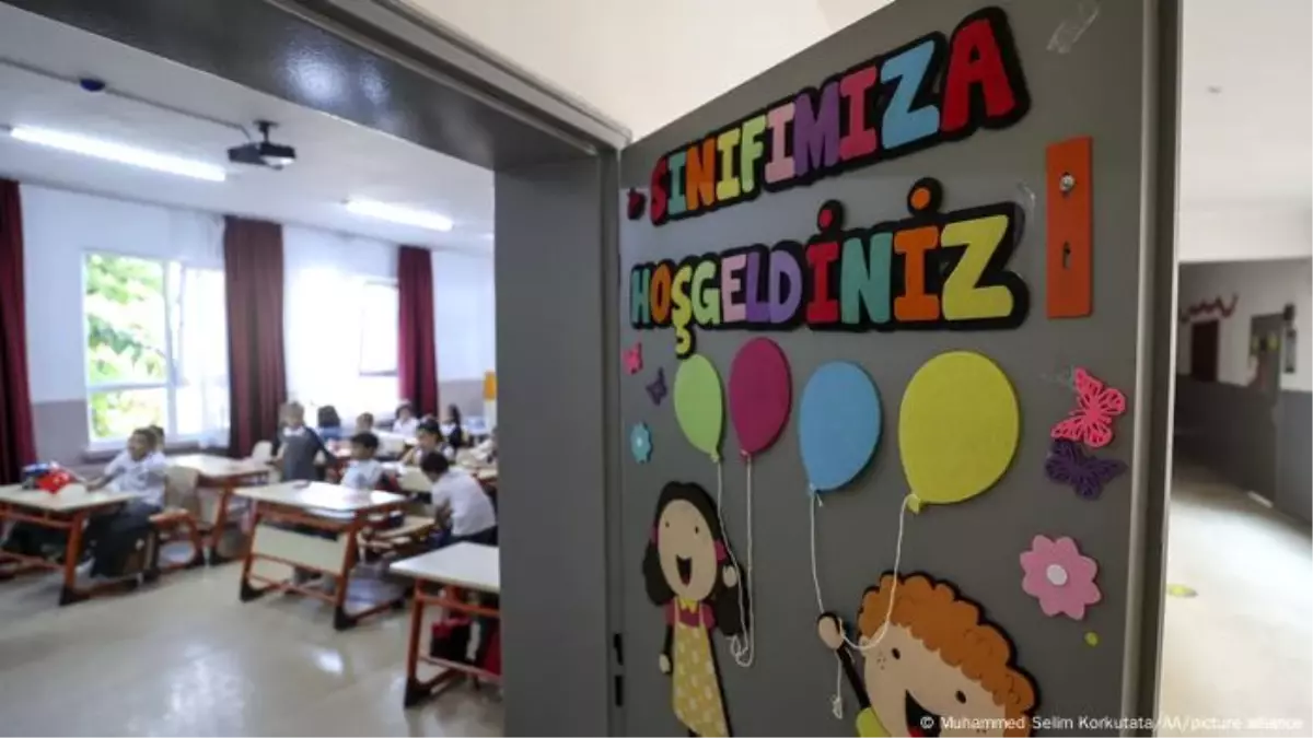 Enflasyon gölgesinde ders başı: Veliler kaygılı