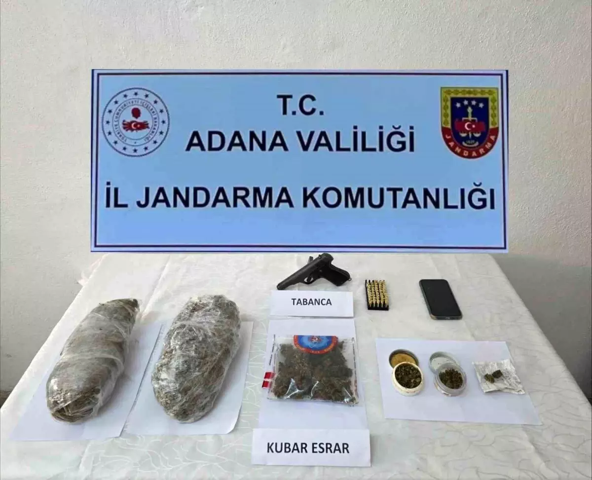 Adana'da Jandarma Operasyonu: 1 Kilogram Esrar ve Ruhsatsız Tabanca Ele Geçirildi