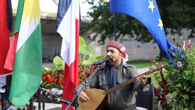 This image is not from Iraq, but from Paris! Barzani said, 'It is a historic day for the Kurds,' and Şivan Perwer thrilled the audience