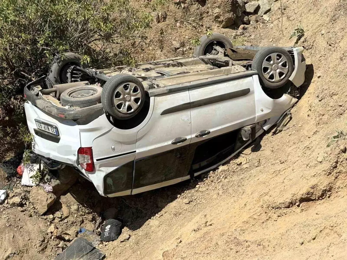 Adıyaman'da Uçuruma Yuvarlanan Araçta 1 Ölü, 4 Yaralı