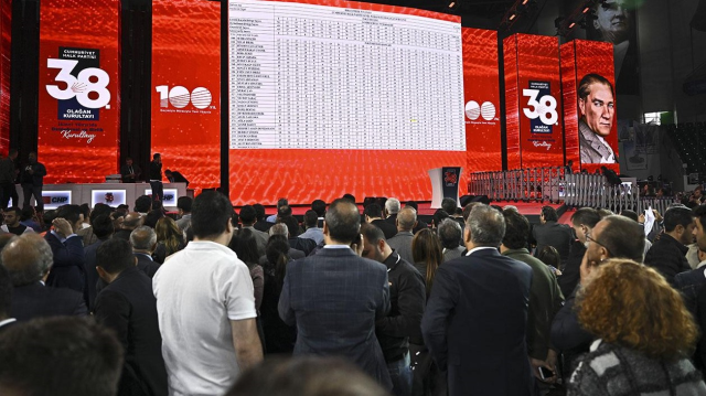 Kayyum kararı sonrası CHP'den olağanüstü kurultaya gidiyor