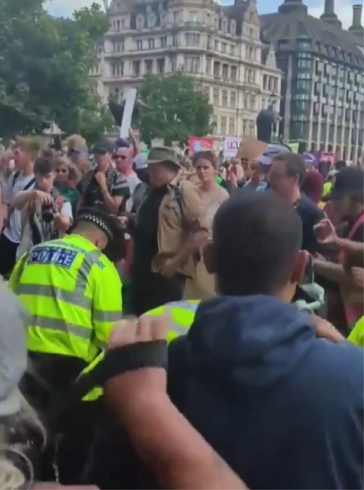 Londra'da Filistinlilere Destek Gösterisi