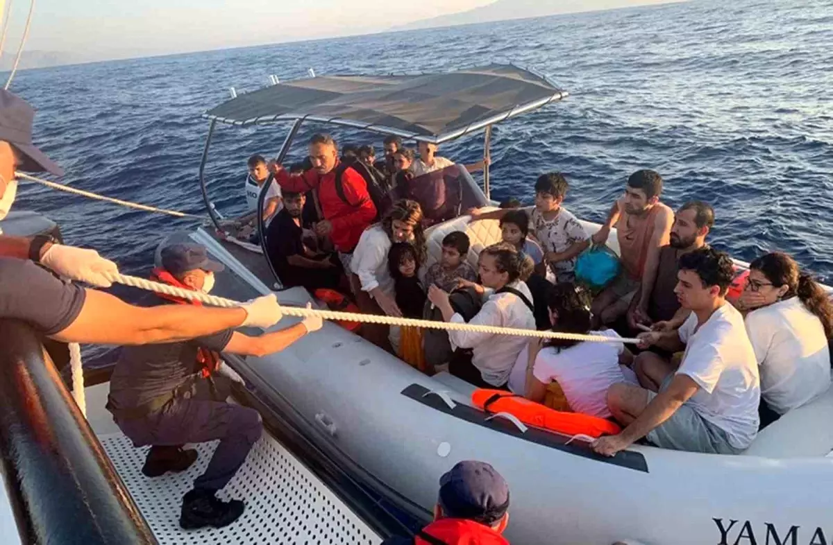 Marmaris'te Düzensiz Göçmenler Göçmen Kaçakçılarıyla Yakalandı