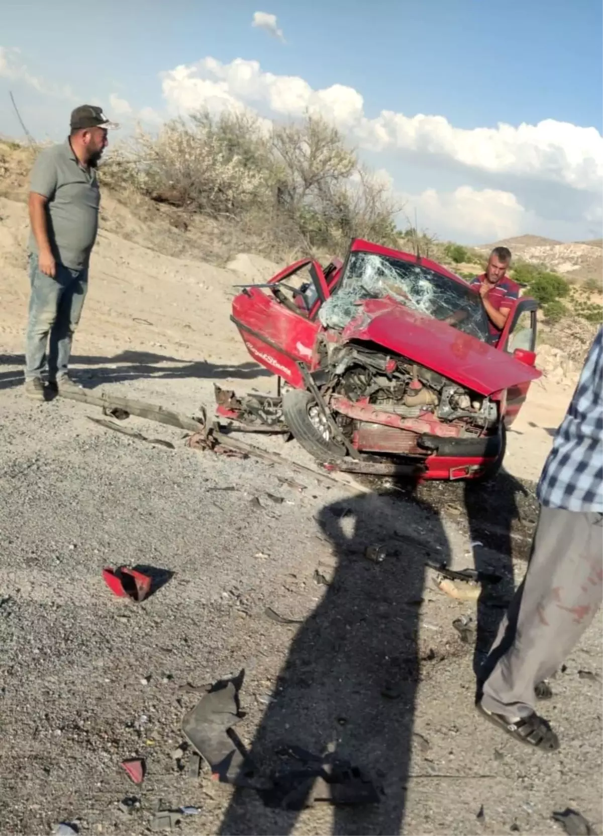 Nevşehir'de Otomobil ve Minibüs Çarpıştı: 1 Ölü, 2 Yaralı