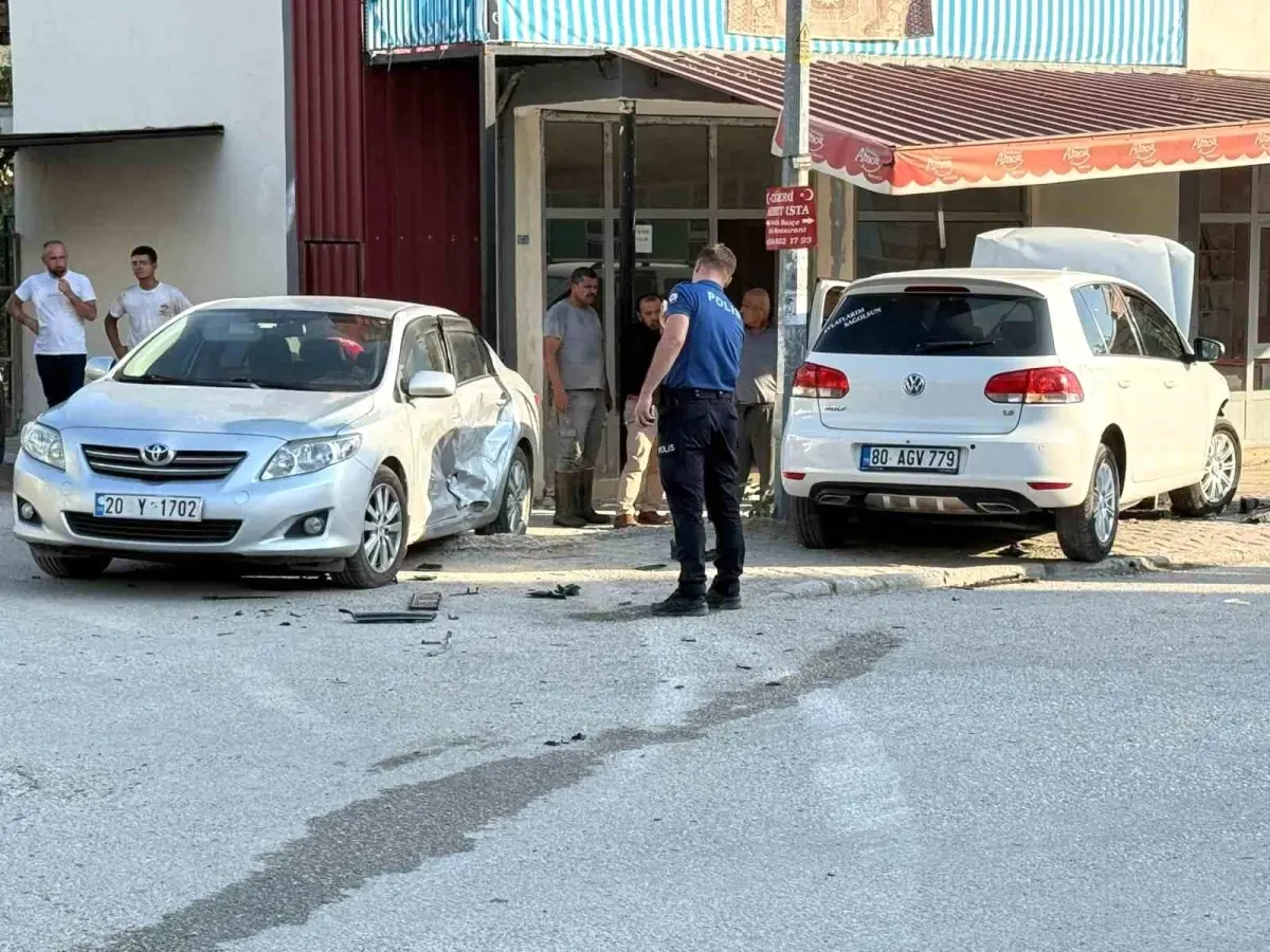 Osmaniye'de Trafik Kazası: 3 Yaralı
