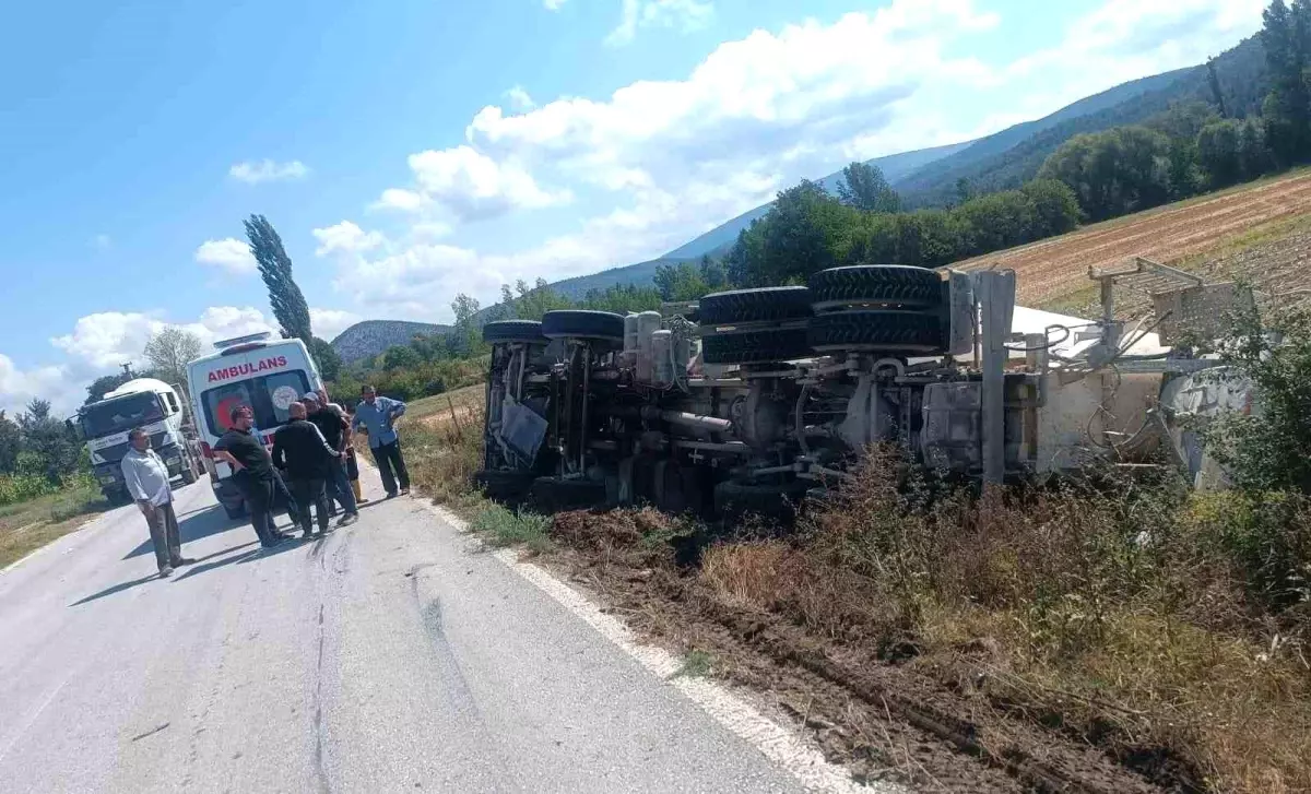 Tavşanlı'da Beton Mikseri Devrildi: 1 Yaralı
